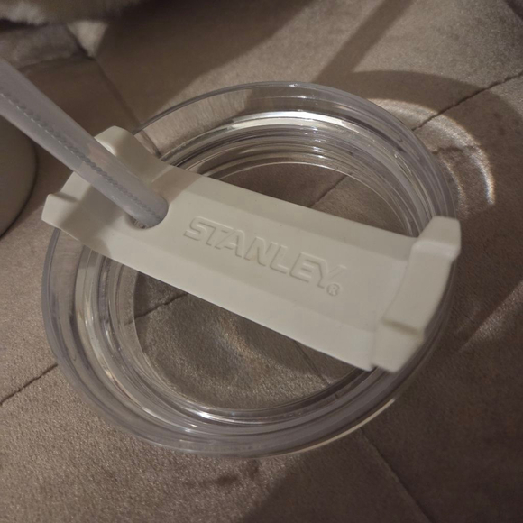 Stanley 40oz White Stainless Steel Insulated Thermos with Brand New Straw/Brush - Picture 9 of 9